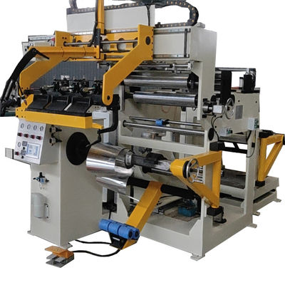 Machine voor het wikkelen van koperen folie met een laagspanningstransformator