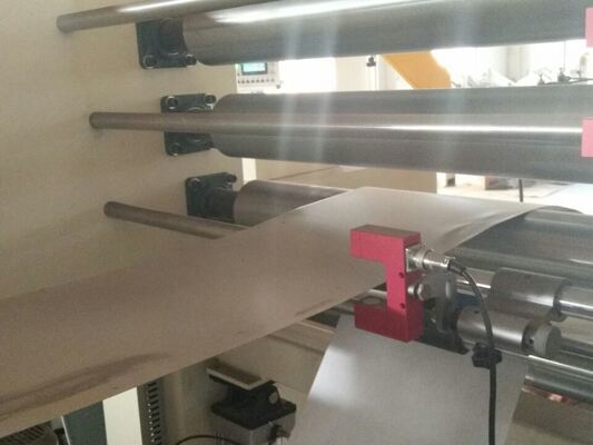 PLC-besturing Automatische koperen folie wikkelmachine met twee folie ontkoelers en 16 RPM snelheid