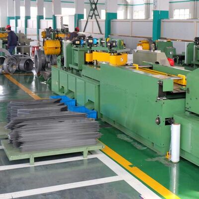Transformatorkernsnijmachine met een breedte van 300 mm, stapsgewijs snijden en geïntegreerd ponsen voor siliciumstaal