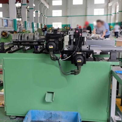 DHJ300 Hoge precisie servo-aangedreven automatische kernsnijmachine voor reactorkernen met een snelheid van 180 m/min en een dikte van 0,23-0,35 mm