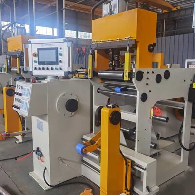 Koudlastransformatorfoliewikkelmachine met 5,5 kW vermogen en twee decoilers voor precisiewikkeling