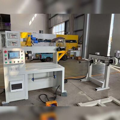 Automatische transformatorspoelwikkelmachine met een maximale wikkelbreedte van 500 mm en een servomotor van 0,75 kW met 4-kaakkopkop
